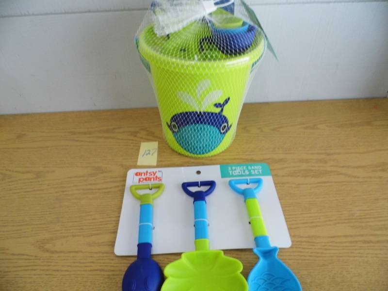 lot 127 image: Antsy Pants Sand Bucket - Toys