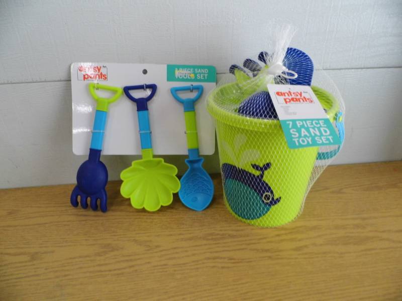 lot 128 image: Antsy Pants Sand Bucket - Toys