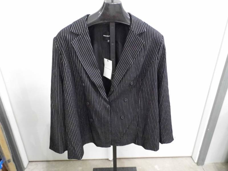 lot 146 image: Who What Wear Jacket