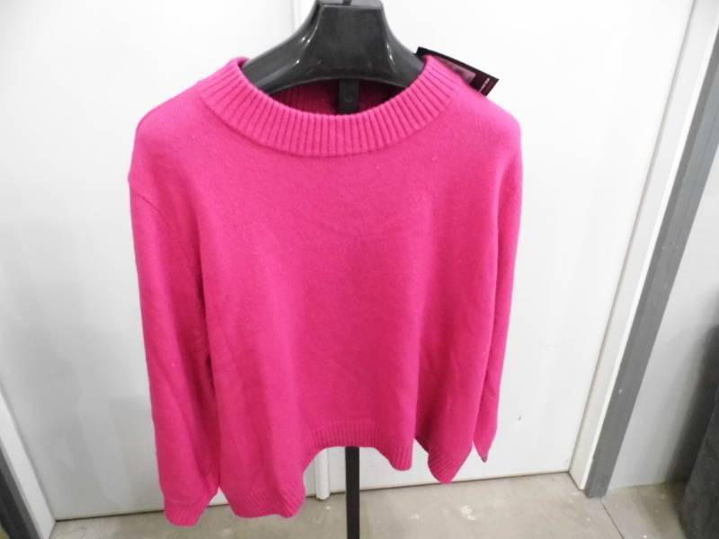 lot 148 image: Who What Wear Sweater