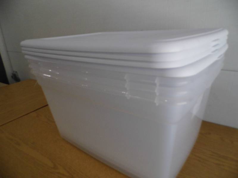 lot 149 image: Lot of 4 Clear Totes w Lids