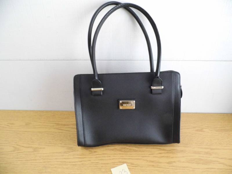 lot 193 image: Nine West Purse