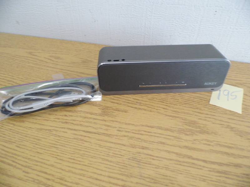 lot 195 image: Speaker