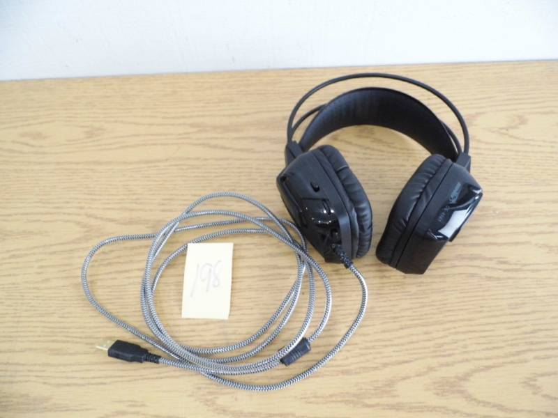 lot 198 image: Sentry Headphones