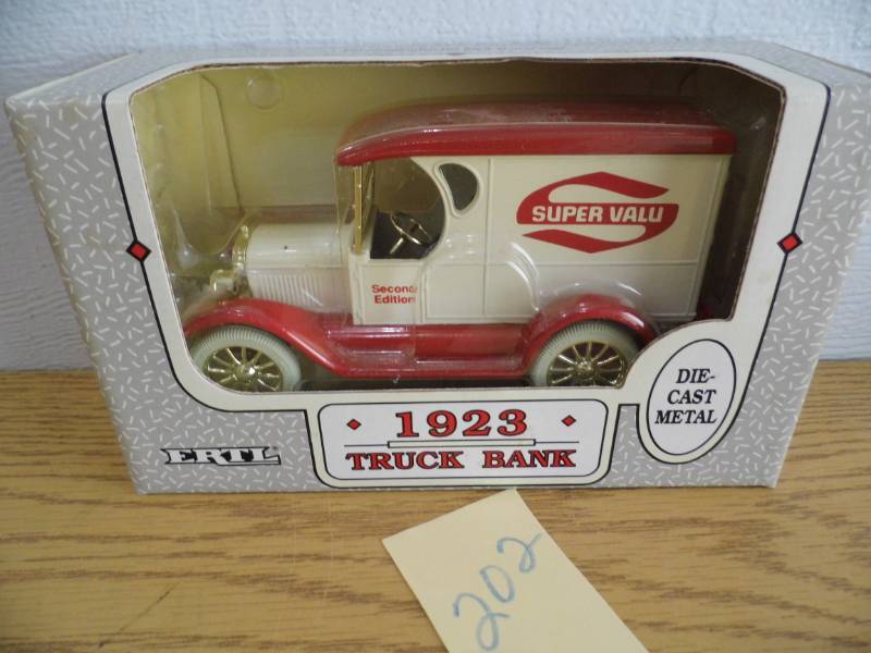lot 202 image: Die Cast Super Valu Bank