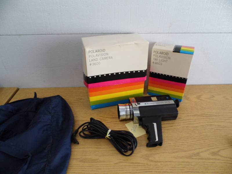 lot 205 image: Cameras
