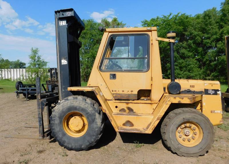lot 3 image: 2002 Eagle Picher R-80 Rough Terrain Tractor Lift with Cab