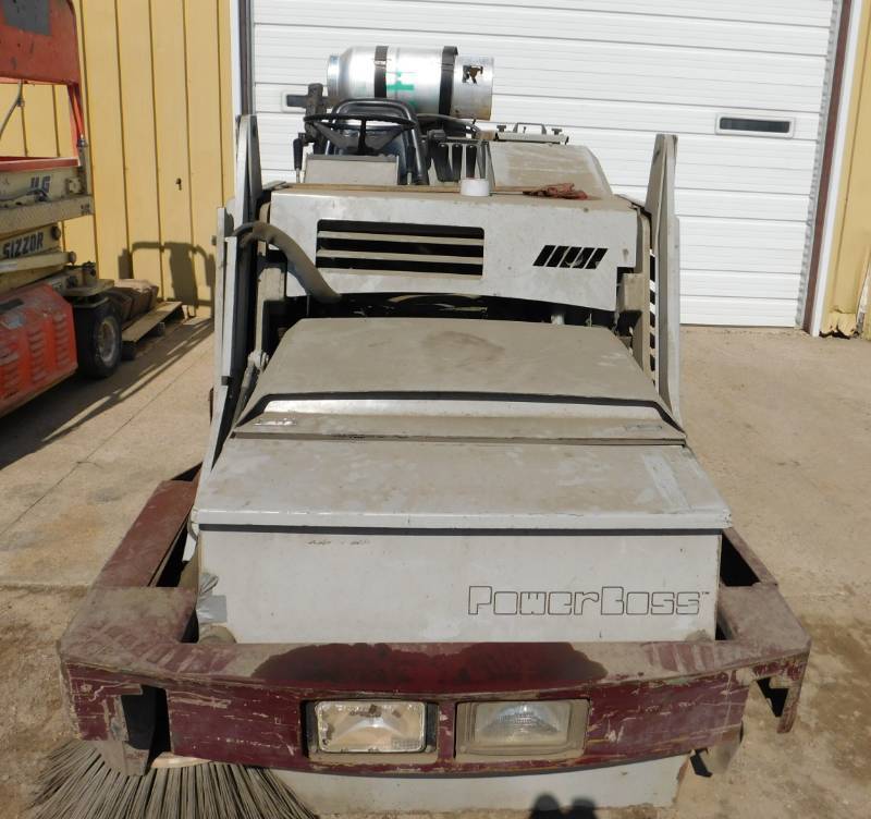 lot 8 image: Powerboss TSS 80-HD Sweeper
