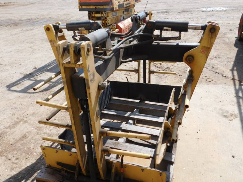 lot 10 image: Tygard Claw Attachment, Layer Picker