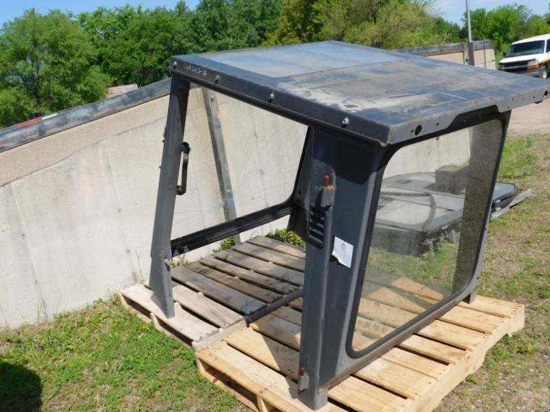 lot 13 image: Martin Forklift Cab with Heater