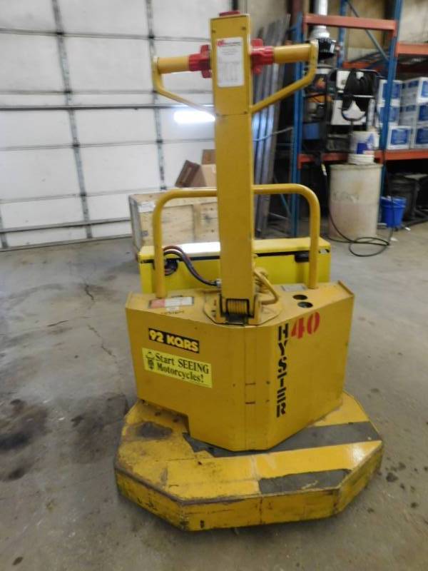 lot 14 image: Hyster B40CL Ride On Pallet Jack