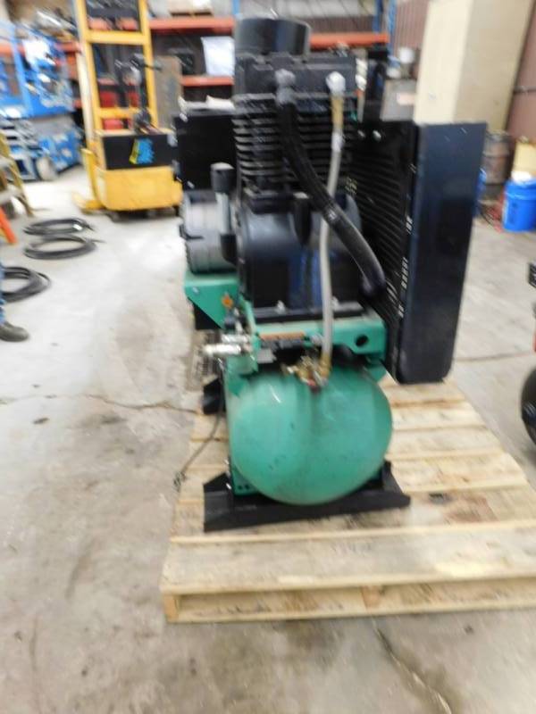 lot 16 image: Speed Aire Compressor with Generator and Welder