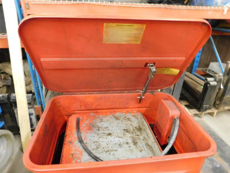 lot 20 image: Electric Parts Washer