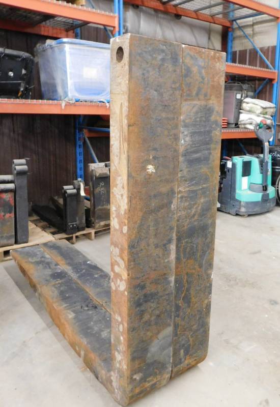 lot 21 image: Heavy Duty Forks - 10 x 5.5 x 72