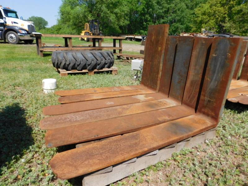 lot 23 image: Pallet of Forklift Forks #2