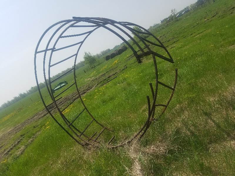 Cow Hay Feeder Ring Cattle And Farm Equipment K Bid