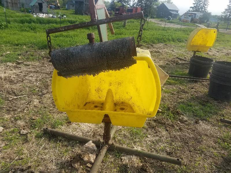 MineralSalt Feeder