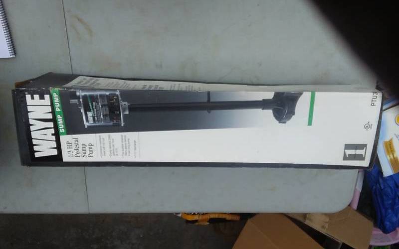 lot 3 image: Wayne 12 HP Pedestal Sump Pump (New In Box)