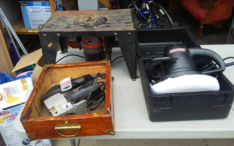 lot 14 image: Craftsman Buffer, Router & Router Table, Sabre Saw