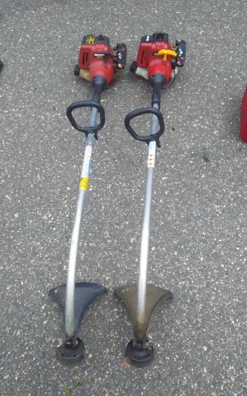lot 22 image: 2-Homelite Weed Whips