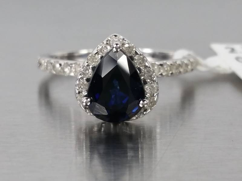 Beautiful Natural Sapphire and Diamond Ring in 14k White Gold - $3,400