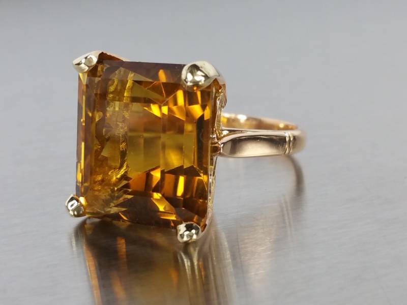 Dazzling 15 CT Natural Deep Citrine Estate Ring in 18k Gold