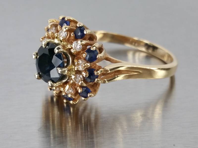 Beautiful Ladies Sapphire and Diamond Estate Ring in 14k Yellow Gold