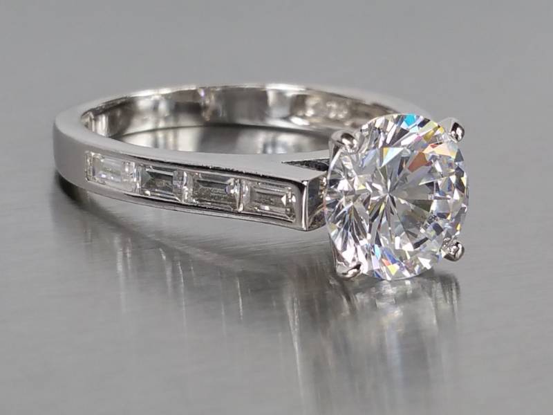 Very High-grade Cubic Zirconia Ring in a Cathedral Setting