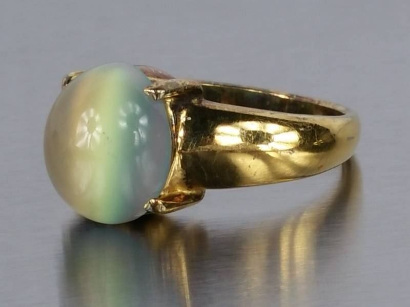 Gorgeous Moonstone Solitaire in Sterling Silver