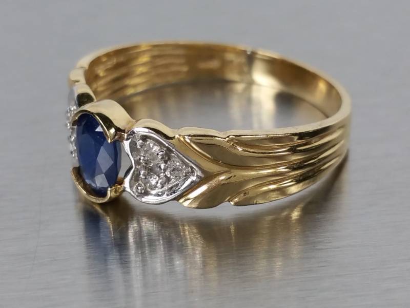 Beautiful Sapphire and Diamond Estate Ring in 14k Gold