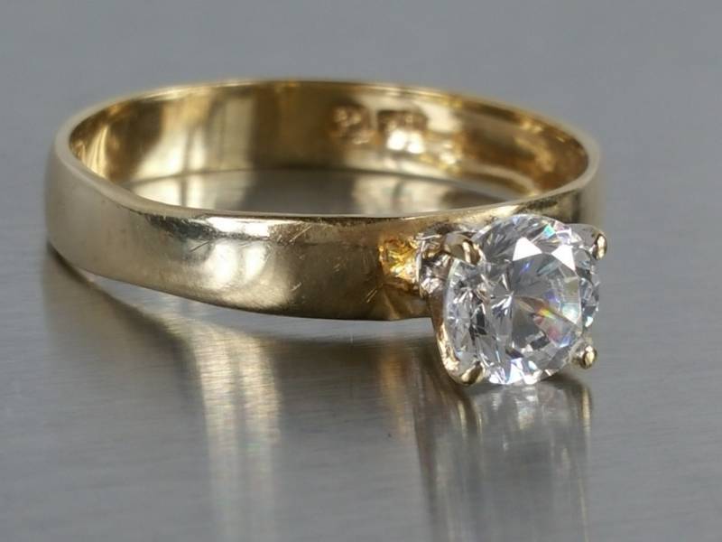 10k Yellow Gold Cubic Zirconia Estate Ring
