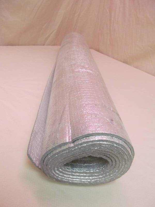 lot 1 image: Roll of Silver Trunk Pad-Vintage