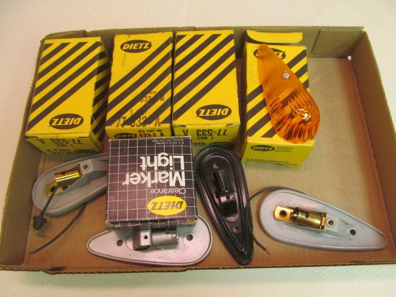 lot 22 image: Dietz Marker Lights w Extra Sockets