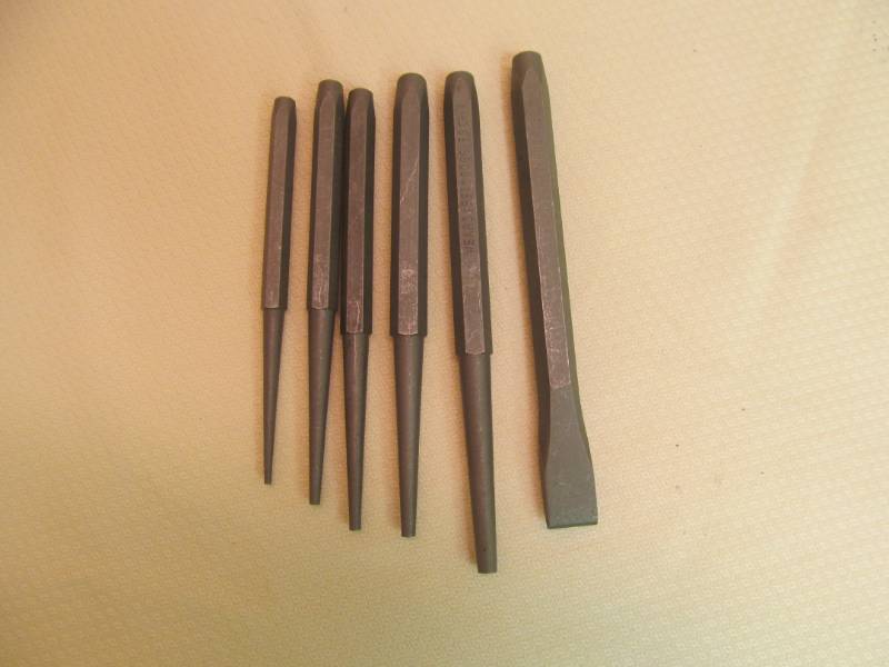 lot 50 image: Set of punches (5), Chisels