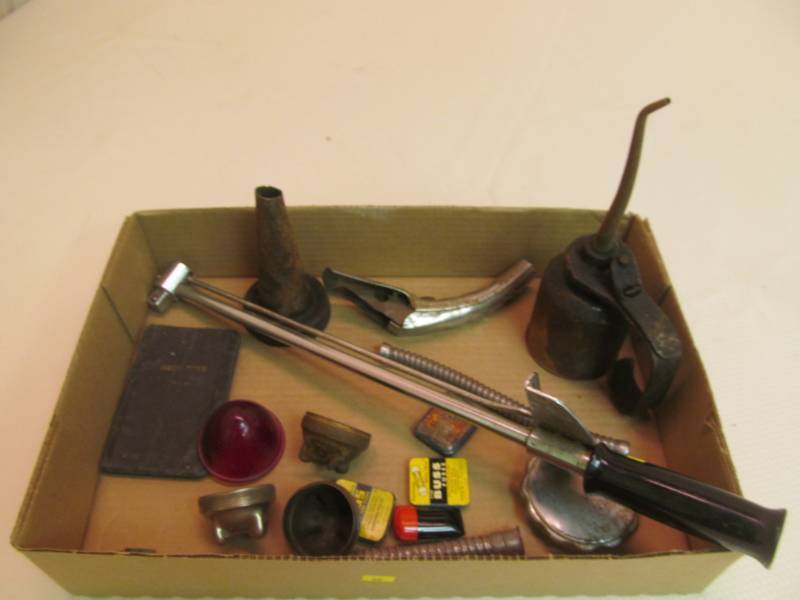 lot 64 image: Vintage ToolsAuto parts (Taillights, Lenses)