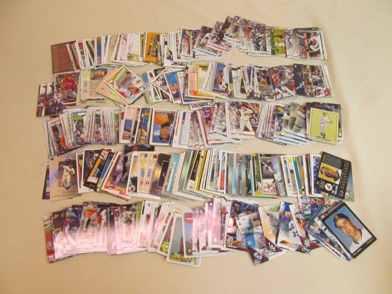 lot 84 image: Variety of BaseballFootball Trading Cards