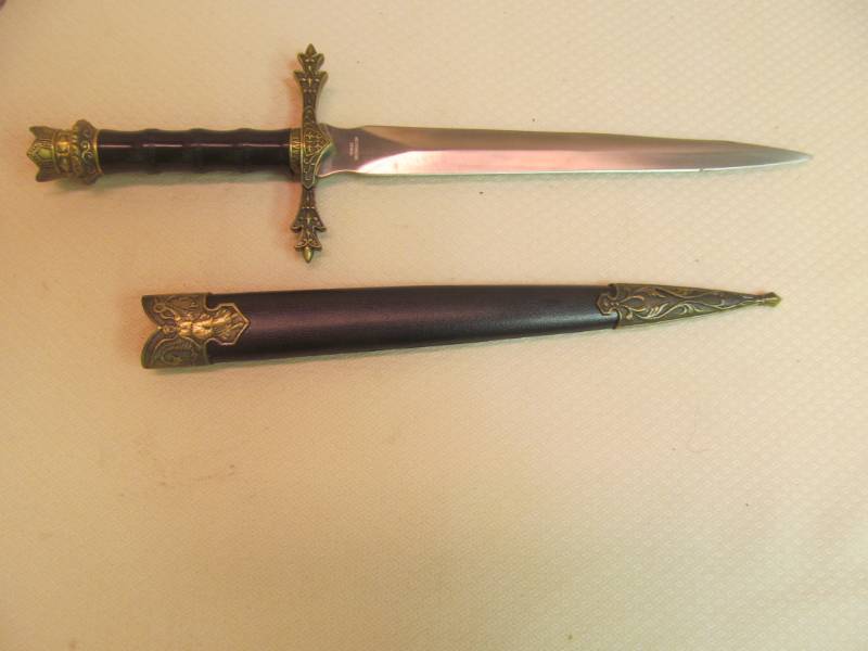 lot 108 image: Classic Dagger, Stainless Steel Blade