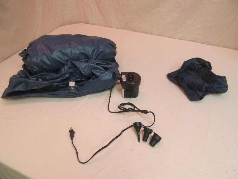 lot 112 image: Queen Air Mattress w Pump