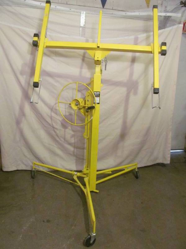 lot 121 image: Drywall Panel Lift (Like new)