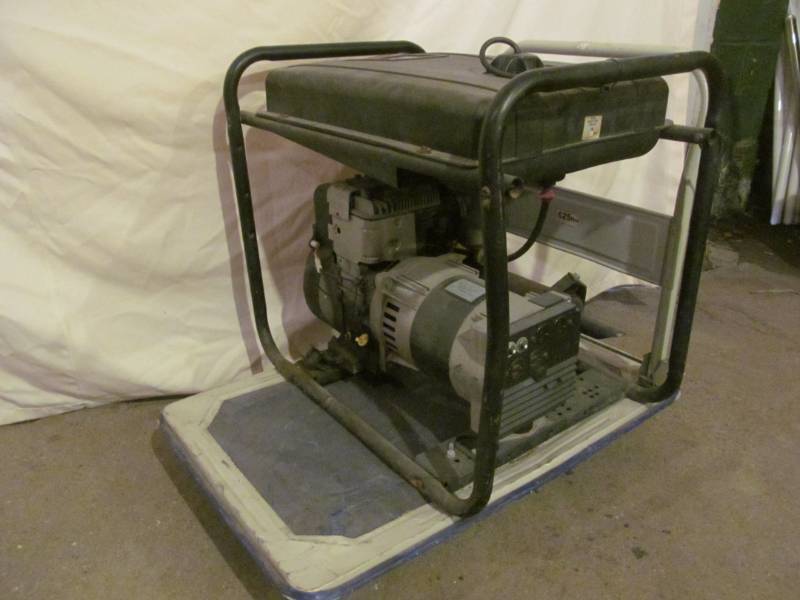 lot 124 image: Briggs & Stratton Gen Power 10.0 Generator