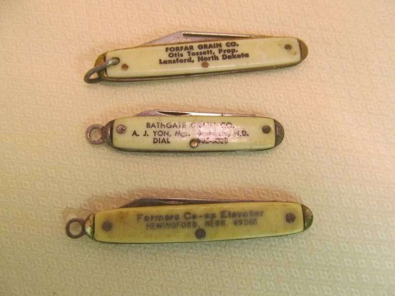 lot 137 image: Jack Knives