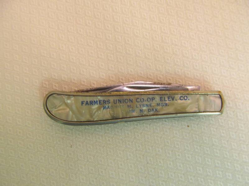 lot 138 image: Farmers Union Jack Knife