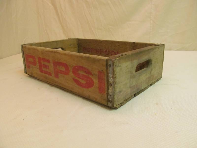 lot 141 image: Vintage Pepsi Cola Wood Crate