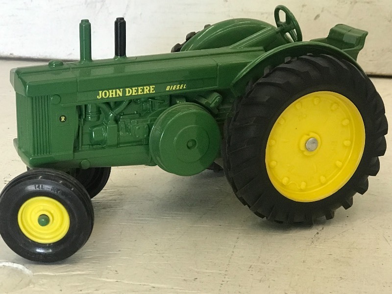 J.D. R Lawn Tractprs