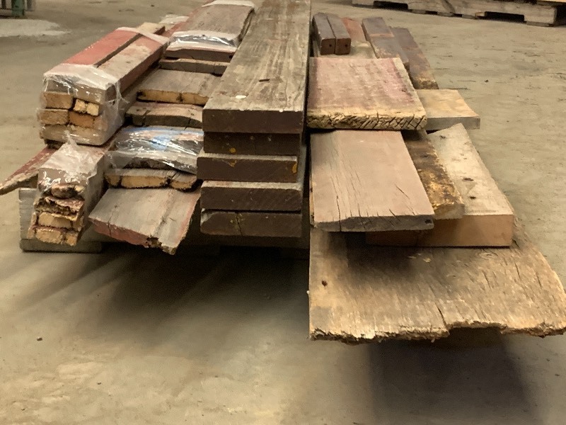 lot 15 image: Pallet Lot Of Re-Claimed  Vintage Barn Wood