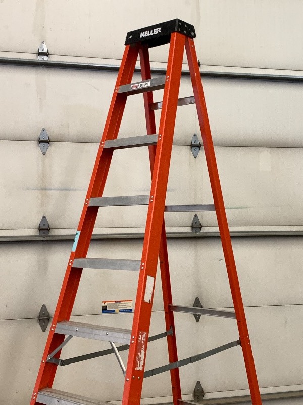 lot 12 image: Keller 10ft Step Ladder