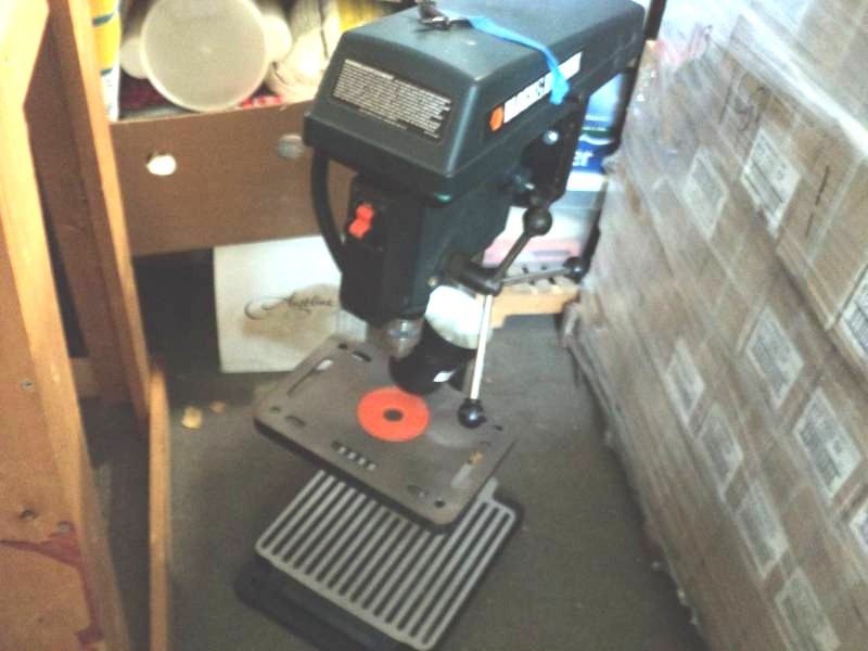 lot 1 image: Black and Decker Drill Press...