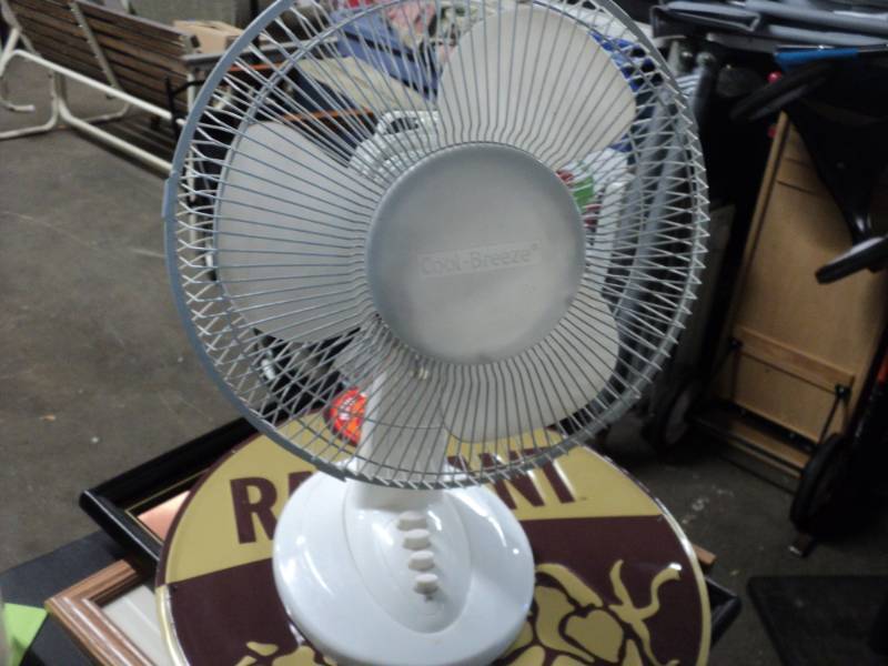 lot 6 image: Cool Breeze Fan tested and works...