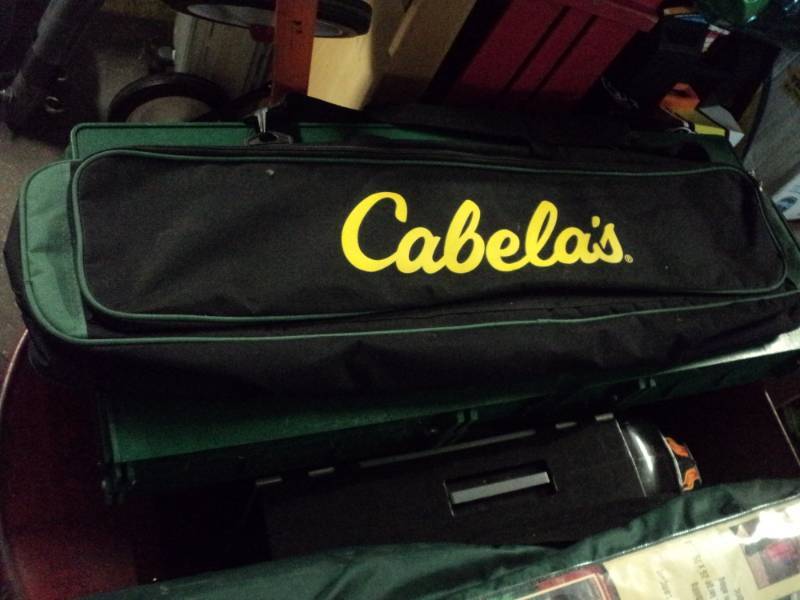 lot 8 image: Cabelas Bag 34 Long...