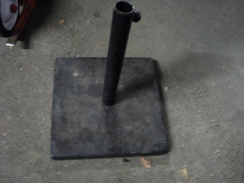 lot 16 image: Metal Umbrella Stand Adjustable...